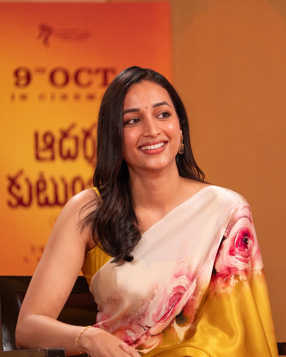 haarikahassine's tweet photo. Fun, laughter and some interesting conversations coming your way with @VenkyMama, #Trivikram & @SrinidhiShetty7! ❤️‍🔥

FULL INTERVIEW DROPS TODAY! 👀

Promo – https://t.co/OSs5cxdW6R

#AadarshaKutumbam in theatres worldwide from OCTOBER 9th! 💥💥

#AK47 | #AK47OnOct9th | #Venky77 | #VenkateshXTrivikram