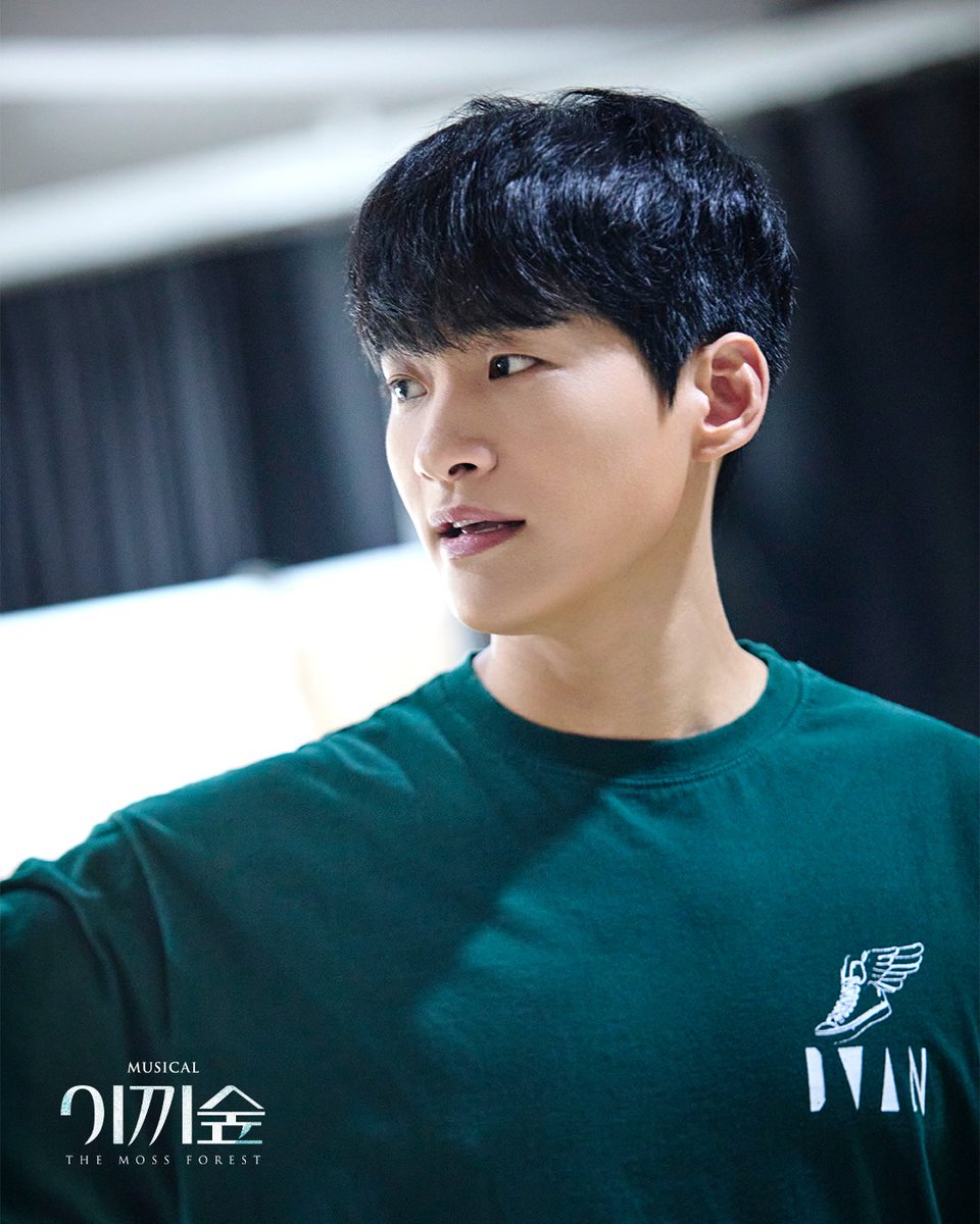 _LIVECONNECTION's tweet photo. #뮤지컬 [#이끼숲] 

이끼숲을 만나기까지 D-2,
연습사진 공개🌿

유오 | 정욱진, 이한솔
의주 | 오유민
은희 | 김청아

-
𝟐𝟎𝟐𝟔.𝟏𝟎.𝟎𝟏 - 𝟏𝟐.𝟏𝟑
백암아트홀 https://t.co/oaYVak4nLG