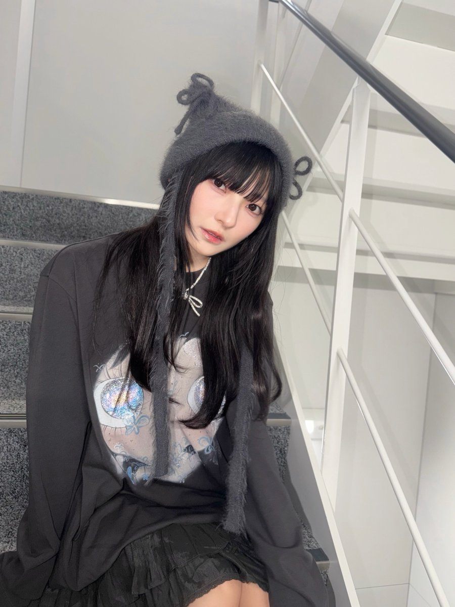 shioringt's tweet photo. 𝗓͟𝗈͟𝗈͟𝗆͟ 𝗂͟𝗇͟, 𝗓͟𝗈͟𝗈͟𝗆͟ 𝗈͟𝗎͟𝗍͟! ☁️🎐 stairway to a place called heaven on earth! and what’s that exactly? *thinking* ummm yep! a place you got to chat with this black nyanyaaa ᓚ₍⑅^..^₎♡ would you want a free ticket there? ⋆˚꩜｡⋆₊⊹ https://t.co/tpBNgKjfXc
