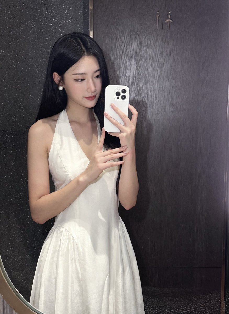 Baibing7227's tweet photo. 炒股发朋友圈

都说我觉得不务正业

发在X就不一样了

能遇到一群志同道合的陌生人

互相交流 是不是？ https://t.co/ljOqhnbgsS