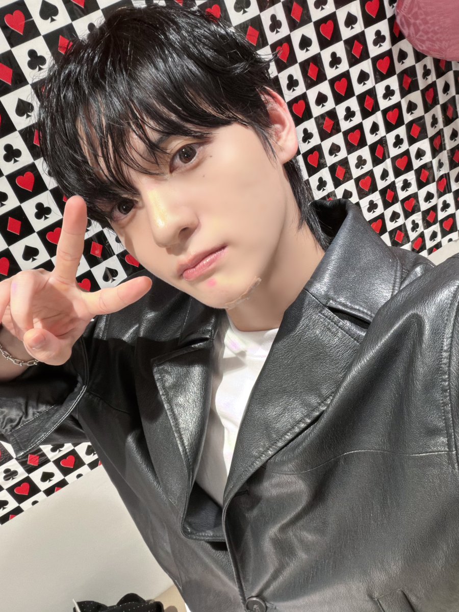 nSSign_official's tweet photo. [ #성윤 ] 💚💜

#엔싸인 #nSSign #エンサイン
#SUNGYUN https://t.co/aTiFS0fQCx