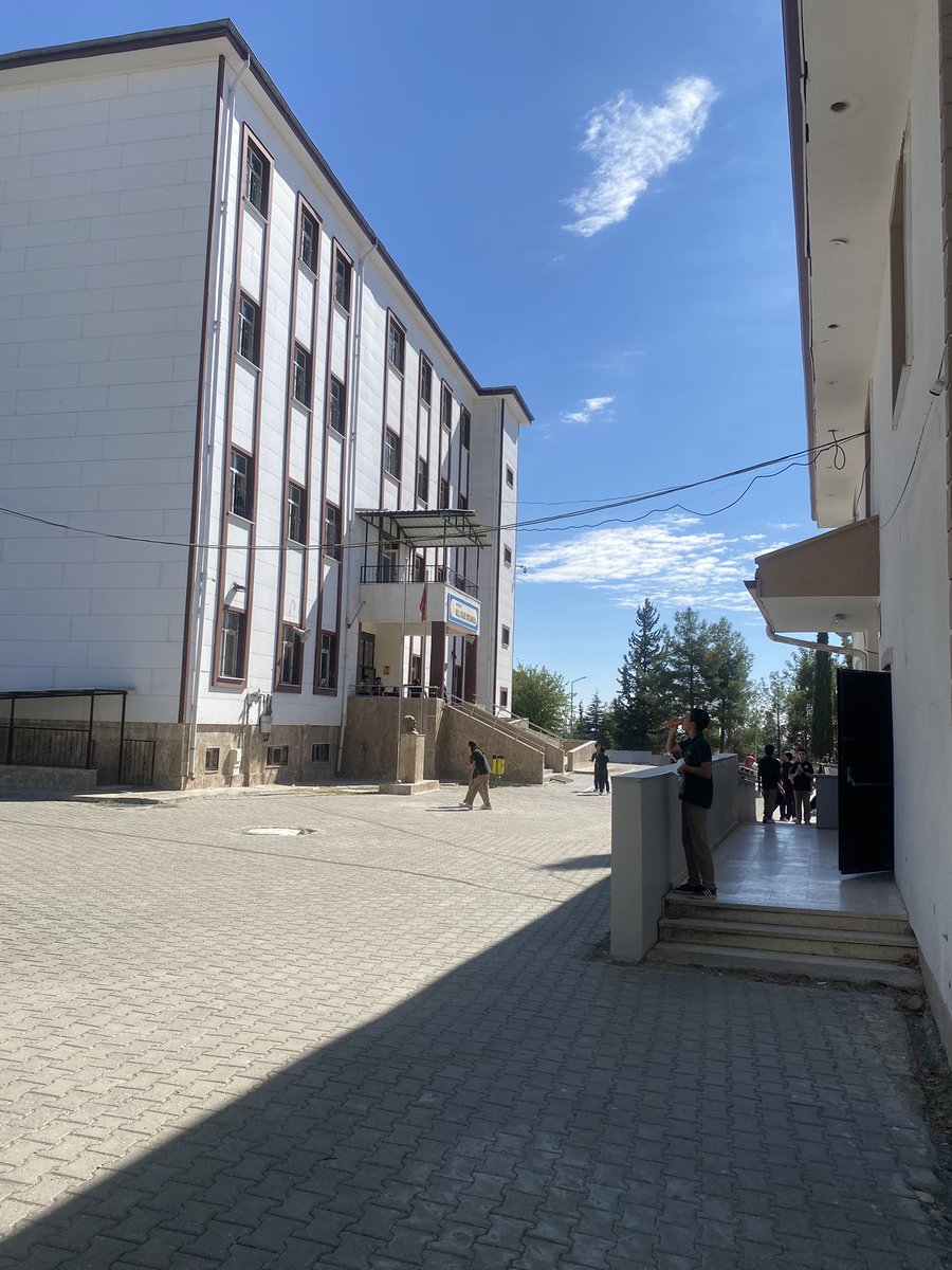 ZezeKavak's tweet photo. Öğretmencilik oynuyoruz cidden https://t.co/FCcgvlcGvw