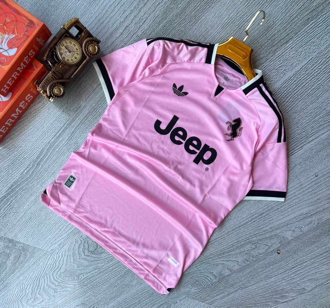 KAMPALACONFIDES's tweet photo. Kit 3.

Arsenal. Manchester United. Real Madrid. Juventus.

Available Now. +256-70-215-9990. https://t.co/VyNay0qrE3