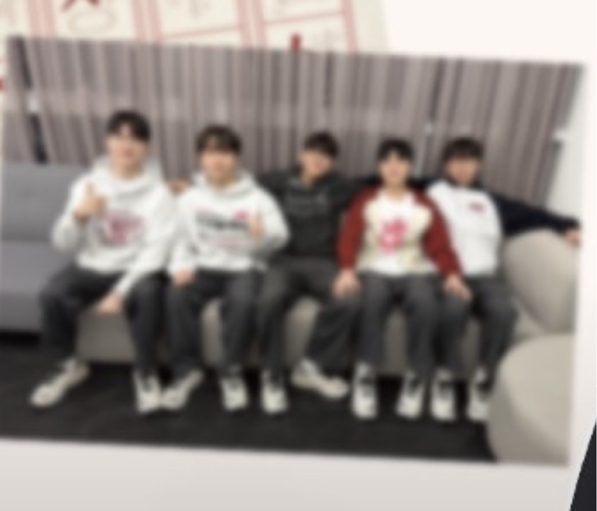 kaesuns's tweet photo. 예 😭😭 https://t.co/BXb1NV1FIp