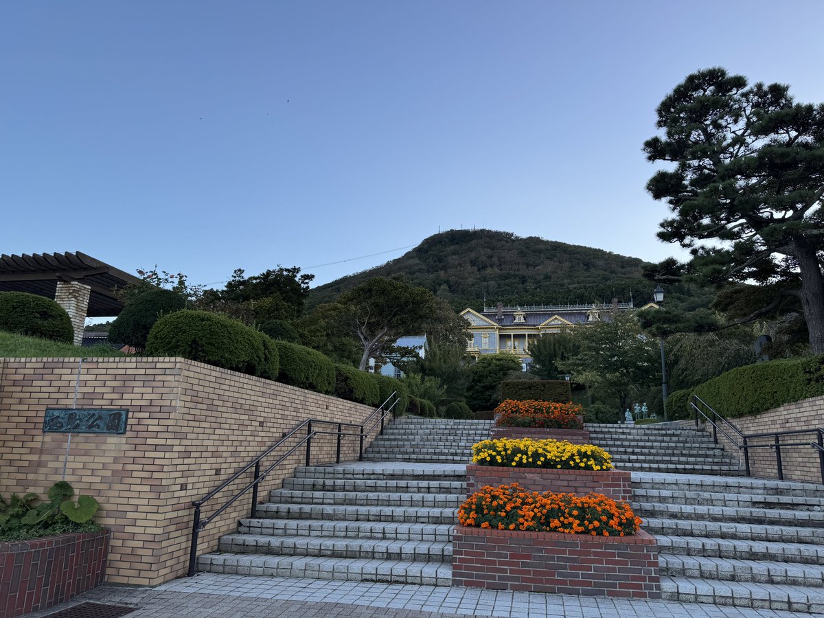koedo_san's tweet photo. 元町公園から旧函館区公会堂へ https://t.co/0jHFWUccTU