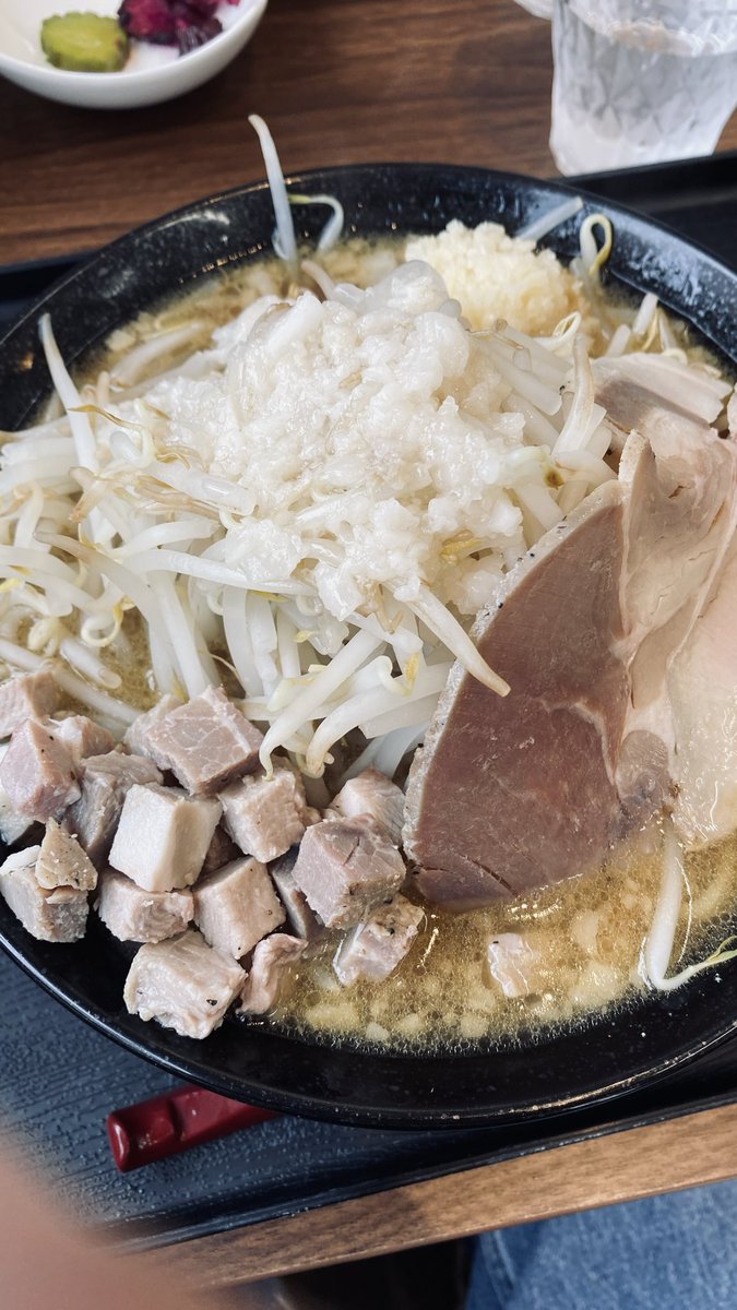 Blue_labo's tweet photo. 特筆するキャンプ飯がない時は
帰りに二郎ラーメンを選ぶ https://t.co/bvjp3mPop8