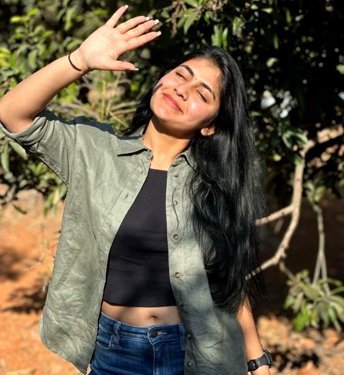 bestiestories's tweet photo. Crop top and low jeans
View of 🍩 uffff hasini ✊💦
.
.
.
.
.
#hasini #hasinianvi #crop #jeans #hotpics #hot #navel #hotnavel #thoppul #sexy https://t.co/POK6xEOQ5Y
