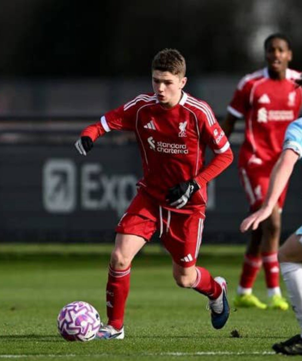 TransferXreport's tweet photo. 🚨🔴 𝗟𝗜𝗩𝗘𝗥𝗣𝗢𝗢𝗟 𝗣𝗥𝗢𝗗𝗜𝗚𝗬: Luca Eden is only 15 but already rewriting Liverpool academy records. 👀

The England youth international is drawing Steven Gerrard comparisons, but his rise is being judged on his own talent and potential.#LFC

✍️ @JamesPearceLFC https://t.co/k18QrAyQxg