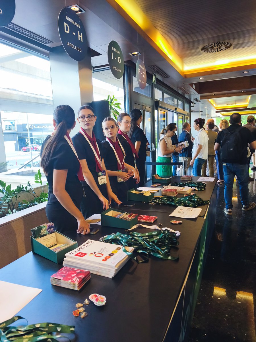 eComercioAgr's tweet photo. Hoy estamos en #11ITGS Symposium Internacional de la #Uva de mesa.
@regiondemurcia
Más 600 asistentes internacionales y una representación institucional
De la región.
#Apoexpa
Revista #Ecafruits 🍇 https://t.co/jjLFSW8H9T