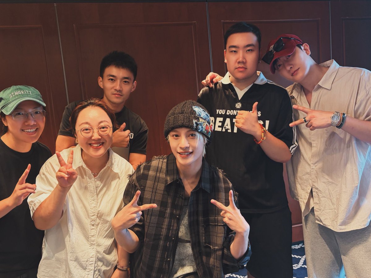 zhoumi_419's tweet photo. With YangYang and STE！
#STE_ent
#刘扬扬 https://t.co/N7n2vL3E5X
