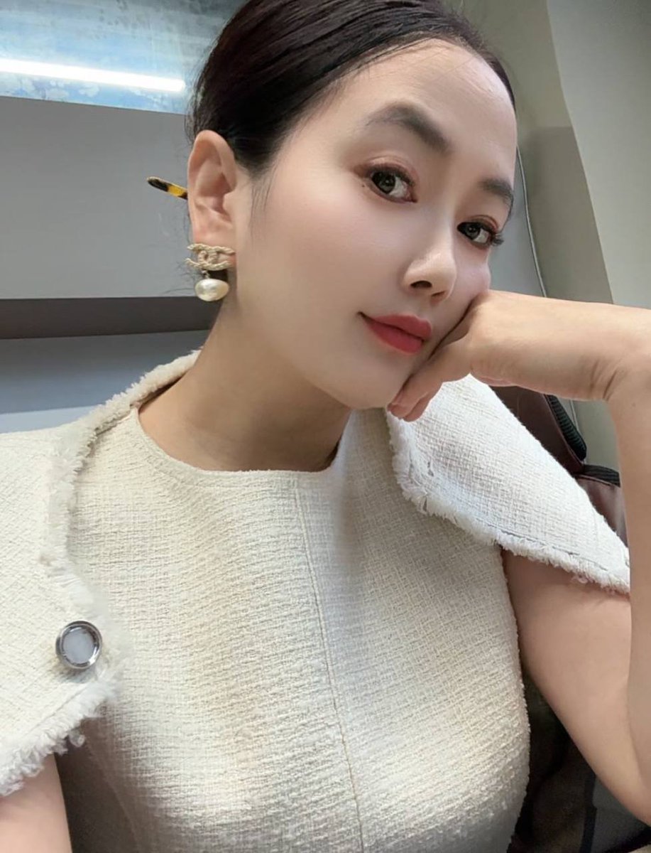 DevaniM3's tweet photo. 女人最好的状态，就是既有赚钱的能力，又有让自己保持漂亮的资本,你们觉得呢？ https://t.co/QrX6a0nr2o