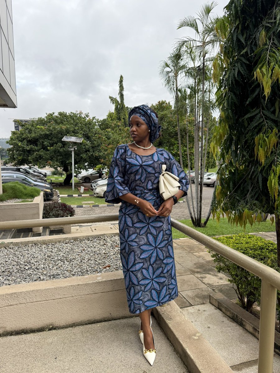 Joy_Nahza's tweet photo. Tuesday - Yoruba had it, please tell me I nailed it, I mean, I know I did, but I’d still like to hear it. 😌💙

 https://t.co/3YIVRNZIBr…

By the way, Iya what now? 😌 https://t.co/2AWK3Ue8e7