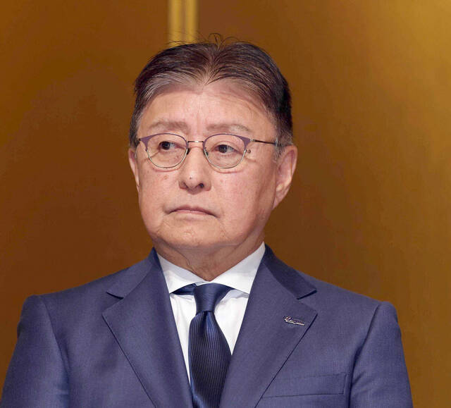 Dorapeinet's tweet photo. 【中日】加藤球団社長、井上監督の後任は「議論しているところ」３年契約２年目で辞任「２軍監督から３年間お疲れさまでした、ありがとうございました、と」
https://t.co/283SULMJbI

　中日・加藤球団社長が２９日、名古屋市内の球団事務所で報道陣に対応した。井上一樹監督が辞任を表明した。「... https://t.co/MI9p7g1A2e