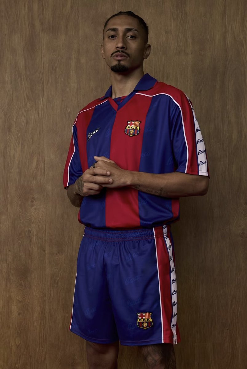 fcbmessiaddict's tweet photo. Damn, FC Barcelona just dropped their new retro collection.. 😮‍💨

It looks incredible. https://t.co/qgLnFifpk0