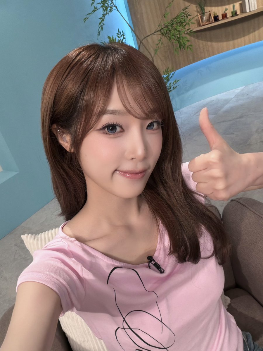 selfietimeid's tweet photo. Happy Birthday to Yena! 🎂💛

Kamu punya wish apa buat idol multitalenta kesayangan kita ini, Sobat Selfie? Jawab di kolom reply yuk! 💌

Di Selfie Time, kamu juga bisa bikin frame ulang tahun idola favorit secara gratis lho! ✨

#selfietimeid #YENA #HAPPY_YENA_DAY https://t.co/72SMteCyUg