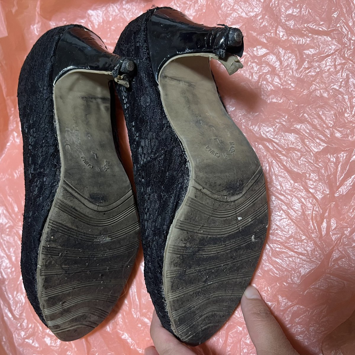 gamemaster_sea's tweet photo. パンプス買取できる方いましたらDMくださいっ！
4000円（郵送は送料+1000）です🙇🏻‍♀️
ガルバで履いてました✨買ってから4~5年です。
#パンプス買います #靴買います #靴下買います #靴売ります #靴下売ります #売り子 #オンラインp活 https://t.co/4sWbPga7Df