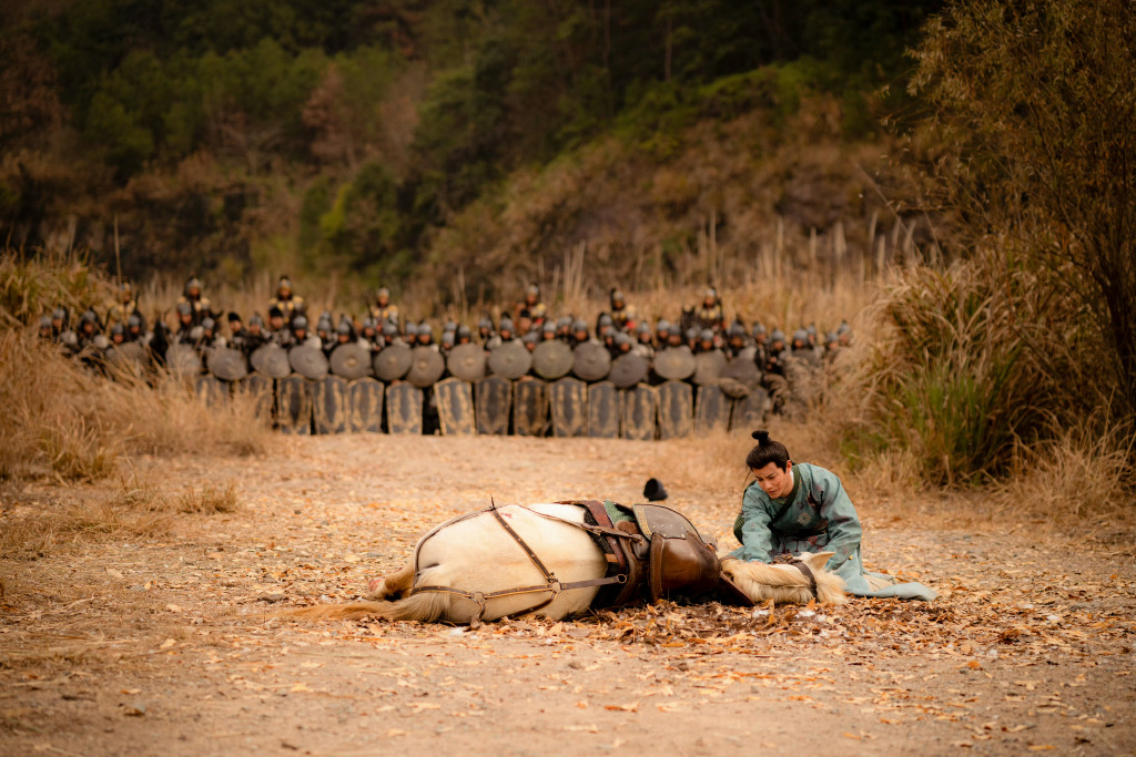awvXNrqykThM6XS's tweet photo. In the ancient battlefield, the general carried the war coffin on his back to deter the enemy, and the commander's mother comforted the worried soldiers. https://t.co/xDZqZ92pGb