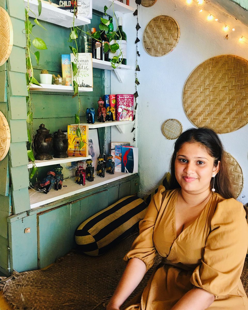 thomazjj's tweet photo. I'm happy to just sit in a cafe and watch people.. It's my favorite thing to do, for sure 🧡🥂🌿💫

#traveldiaries 🦋 https://t.co/H6xfI1CK5s
