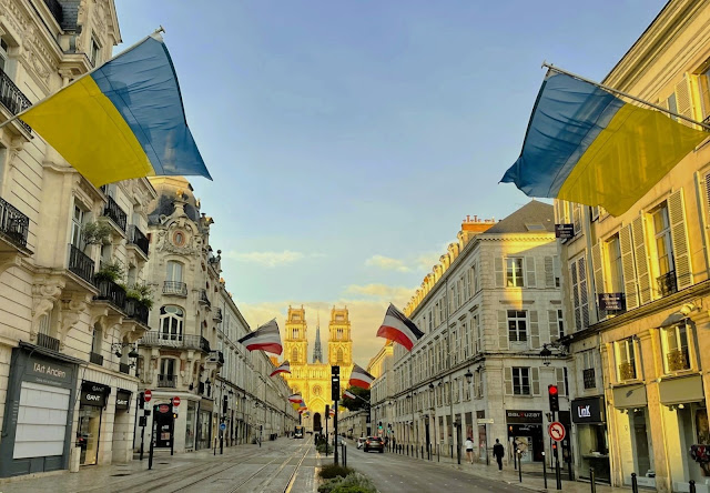 experienceloire's tweet photo. Orléans - enough to turn your head!
https://t.co/yIeUC7lmCK https://t.co/NiMPYzlW6t