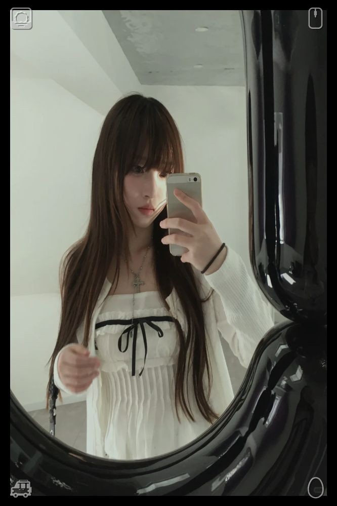 HiroSsnk's tweet photo. 🥄Production diary: from idea to product, every step is well thought outThat winter, Elara used the new camera to take photos of the forest, capturing its beauty in a new way, seeing it through fresh eyes. The camera felt like a connection to her grandfather, to Elias, to all th https://t.co/82tFM6ZC4l