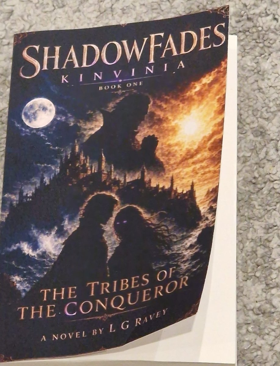 CutoutsWars's tweet photo. Throughout millenia 
Writing + reading ShadowFades Kinvinia 📚✨
Listening to U2 🎼
You see a tide can turn!
Moonlight. Mystery. Destiny. 🌙✨
Paperback available now.
https://t.co/D1IXd49GnV https://t.co/VCAonKbntv