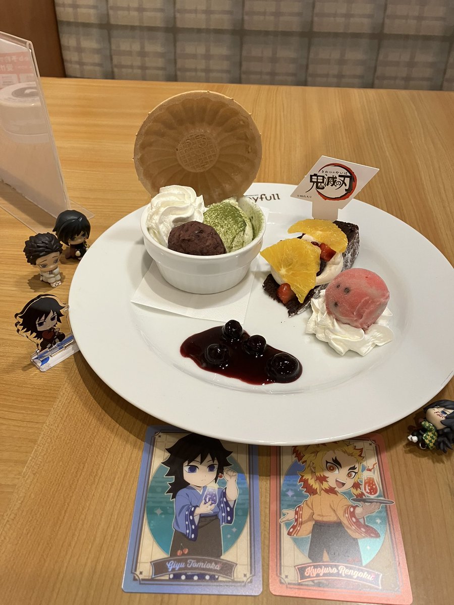 Ameka410's tweet photo. 載せきれなかった笑笑
毎回ワクワク楽しみでした♡
地方民にとって唯一の鬼滅イベントで楽しかった💕

#鬼滅の刃ジョイフルコラボ https://t.co/dcueAQJEpu