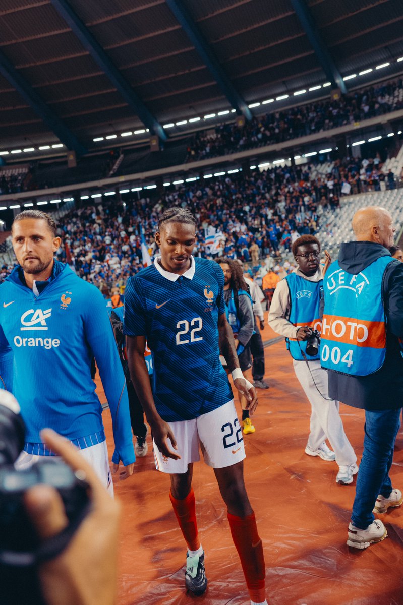 LFC's tweet photo. Magnifique! 👏🇫🇷 https://t.co/DP0rcIsFzY