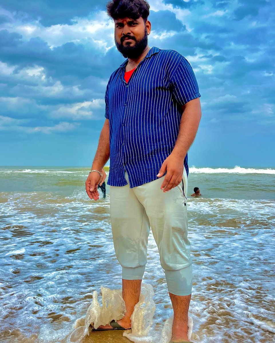 Guustavin13's tweet photo. 🎧✨💫
#marina
#gv #gvprakash #mood 
#music #beach #marinabeach 
#chennai #madras #musicmood #insta 
#instagood #instalove #instafollow #instadaily 
#instalike #instamood #instagram #comady 
#havoc #trend #trend #trendingreels #fyp 
#explore https://t.co/gZq6QgITGv