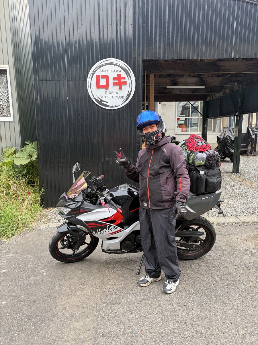 raidrhouseROKI's tweet photo. ロキで意気投合2人で稚内目指していきます！

女性も気軽に泊まれる宿
フェリー降りたらとりあえずロキ😊
＊『日本一周の旅人』応援宿
日本ライダーハウス連合加盟店
北海道ライダーハウスラリー参加店

#ライダーハウスロキ #旭川ロキ #ロキ #北海道ツーリング #バイク女子 https://t.co/0EzSmicXX6