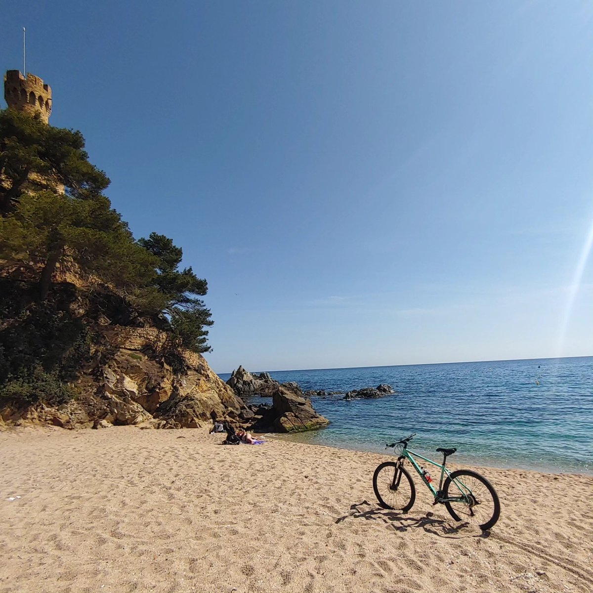 aleksomb's tweet photo. Urlaub in Katalonien an der Costa Brava Tag 3 am 25. 04. 2025 auf dem Rad erkundet. https://t.co/CnxeNNt1NA
