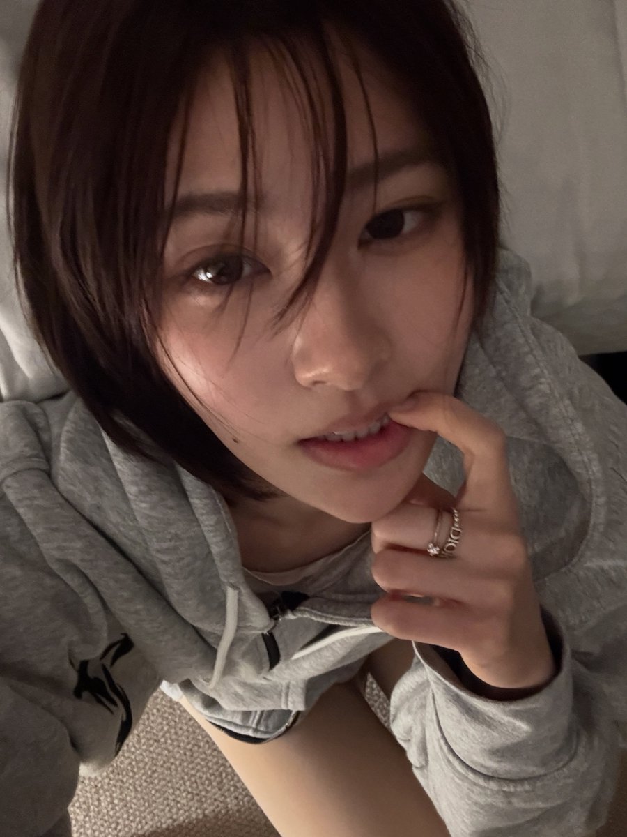 pahnthitta_'s tweet photo. pahn selfies of the day <3 https://t.co/bj2XaCZkif