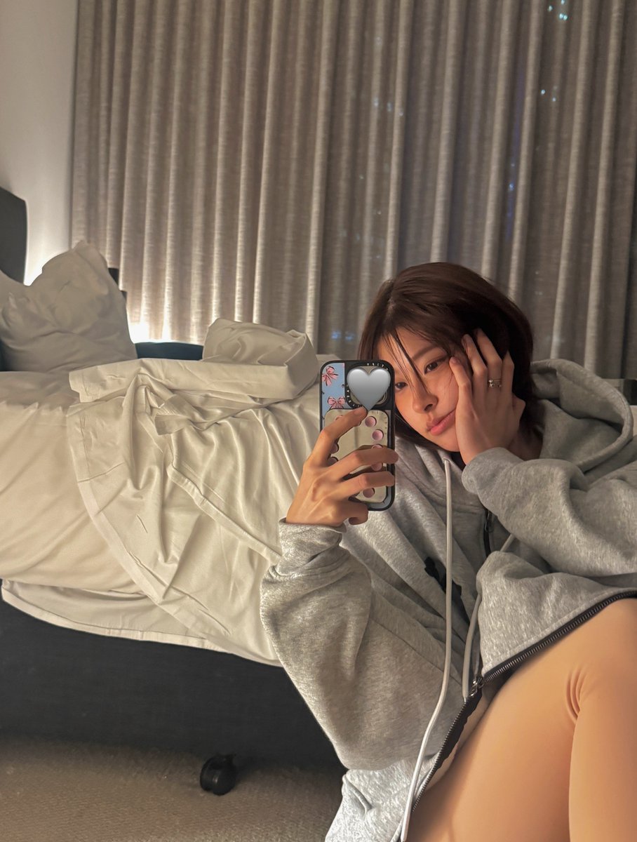 pahnthitta_'s tweet photo. pahn selfies of the day <3 https://t.co/bj2XaCZkif