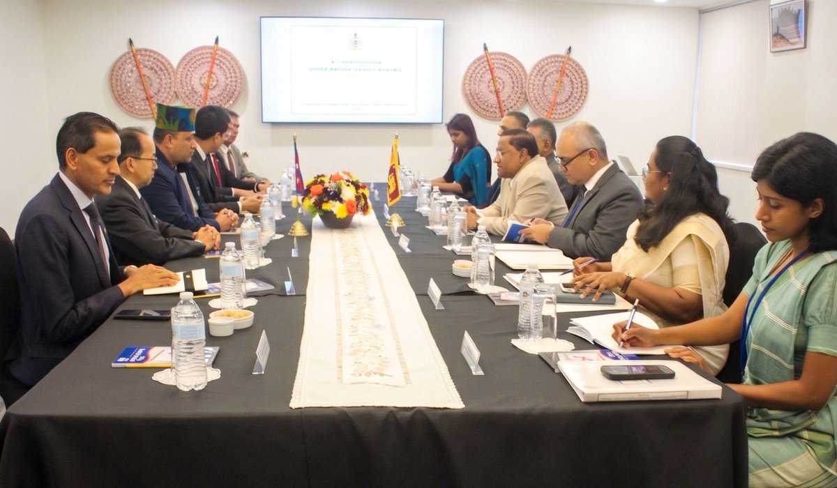 HMVijithaHerath's tweet photo. Had a cordial meeting with Hon. Shisir Khanal, Minister of Foreign Affairs of Nepal (@shisir), during the High-Level Week of the #UNGA81, focusing on advancing shared priorities and creating new avenues for closer cooperation between the two countries, including on joint efforts to address shared climate challenges. 

Expressed solidarity with the Government and the People of Nepal following the recent devastating floods and extended best wishes for their recovery and rebuilding efforts.

@MFA_SriLanka @MofaNepal @SLUNNewYork #UNGA81 #UNGA #SriLanka #Nepal #DiplomacyLK #lka