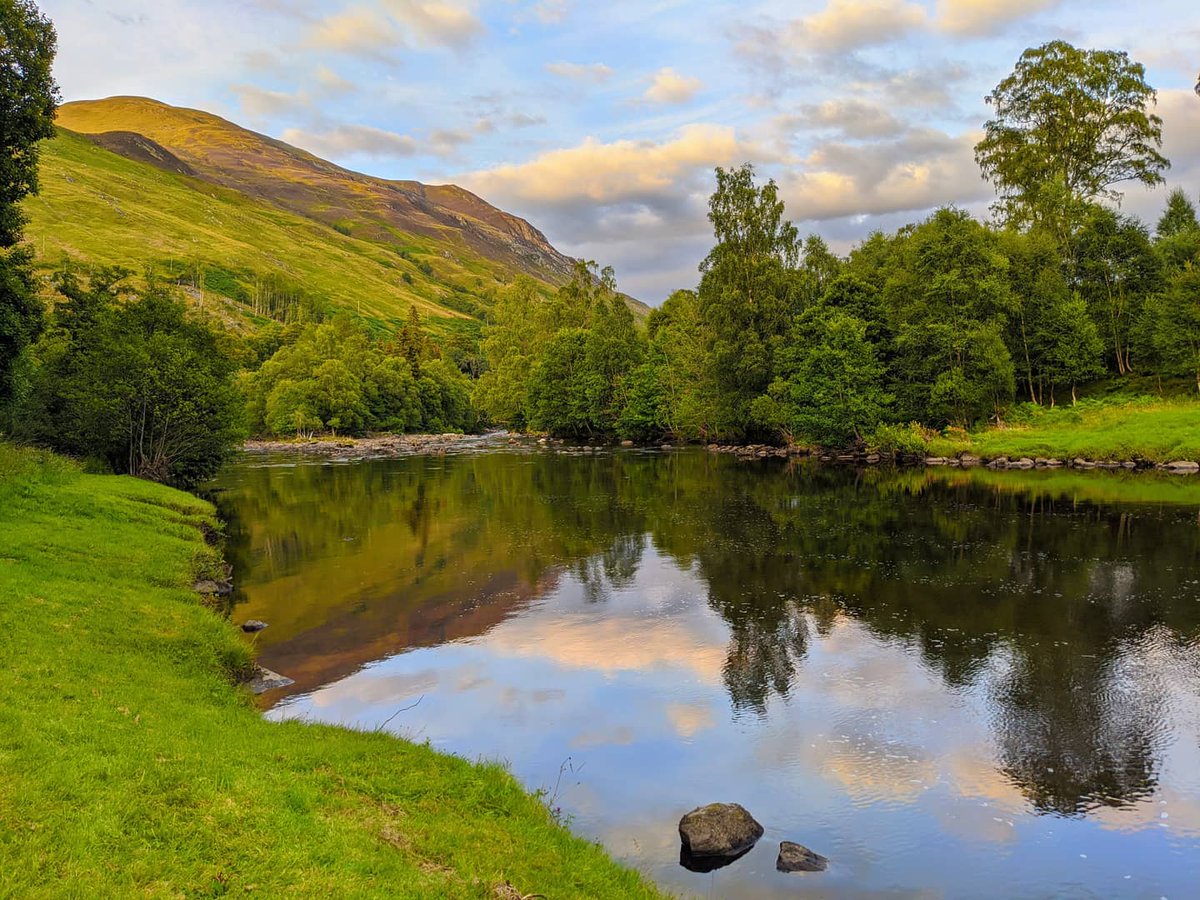 melindaxx3's tweet photo. Just a small part of Glen Lyon which spans 34 miles 🏴󠁧󠁢󠁳󠁣󠁴󠁿

#green #phonephotography #bridge #scotland #highlands #landscape #perthshire #scottish #perthandkinross #scenery #views #explore #discover #photooftheday #photoofday #rocks #river #tree #trees https://t.co/xiJVLFo3gA