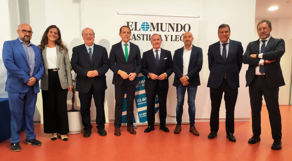 proconsi's tweet photo. Nuestro CEO, Tomás Castro, intervendrá en la mesa ❞𝗟𝗮 𝗜𝗔, 𝗿𝗶𝗲𝘀𝗴𝗼𝘀 𝘆 𝗮𝗹𝗶𝗰𝗶𝗲𝗻𝘁𝗲𝘀❞ en el foro “Castilla y León en los tiempos de la IA” del @DiarioCyLMundo

🎥 ¡Síguelo en directo! https://t.co/Jhr9nxpOnQ

#SomosCYL #InteligenciaArtificial #IA https://t.co/c2VSMWQHPL