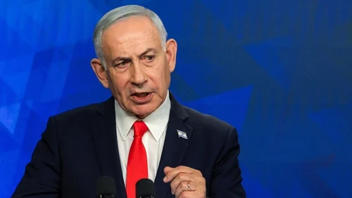 lcmondino_'s tweet photo. La guerra contra Irán cristalizó una relación que venía tomando forma, desde hace tiempo, entre Emiratos Árabes e Israel. La cumbre entre Bin Zayed (foto de la izquierda) y Bibi Netanyahu es premonitora por la asistencia de los representantes de Jordania, Marruecos y Arabia Saudita. 

Frente a la amenaza que irradia desde Teherán y los Hutíes que ponen "en jaque" la economía del Golfo, no son pocos los países árabes que, aun suplicando ayuda a Israel, se niegan a aceptar públicamente cualquier acercamiento con Jerusalem. 

Esto en los Emiratos Árabes no va más hace mucho tiempo y la cercanía con Israel es cada vez mayor.