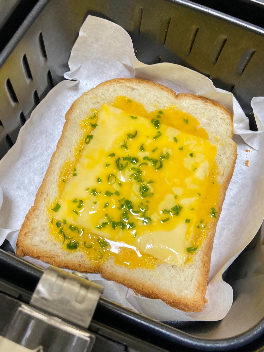 isaacmason52002's tweet photo. Just burned the toast and my favorite person made me a perfect instant noodle instead—turning a dumb morning into my favorite memory https://t.co/96XbJTs3Tr