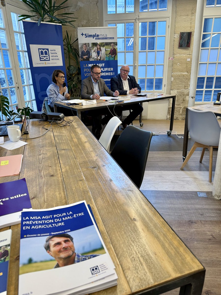 lebimsa's tweet photo. +10% de signalements aux cellules de prévention du mal-être, +32% d’appels à Agri’écoute.. Les conséquences sociales et psychologiques sont déjà concrètes. Pour y « faire face ensemble », la MSA active tous ses leviers et dispositifs pour accompagner ses adhérents https://t.co/0lXgP8UdN2