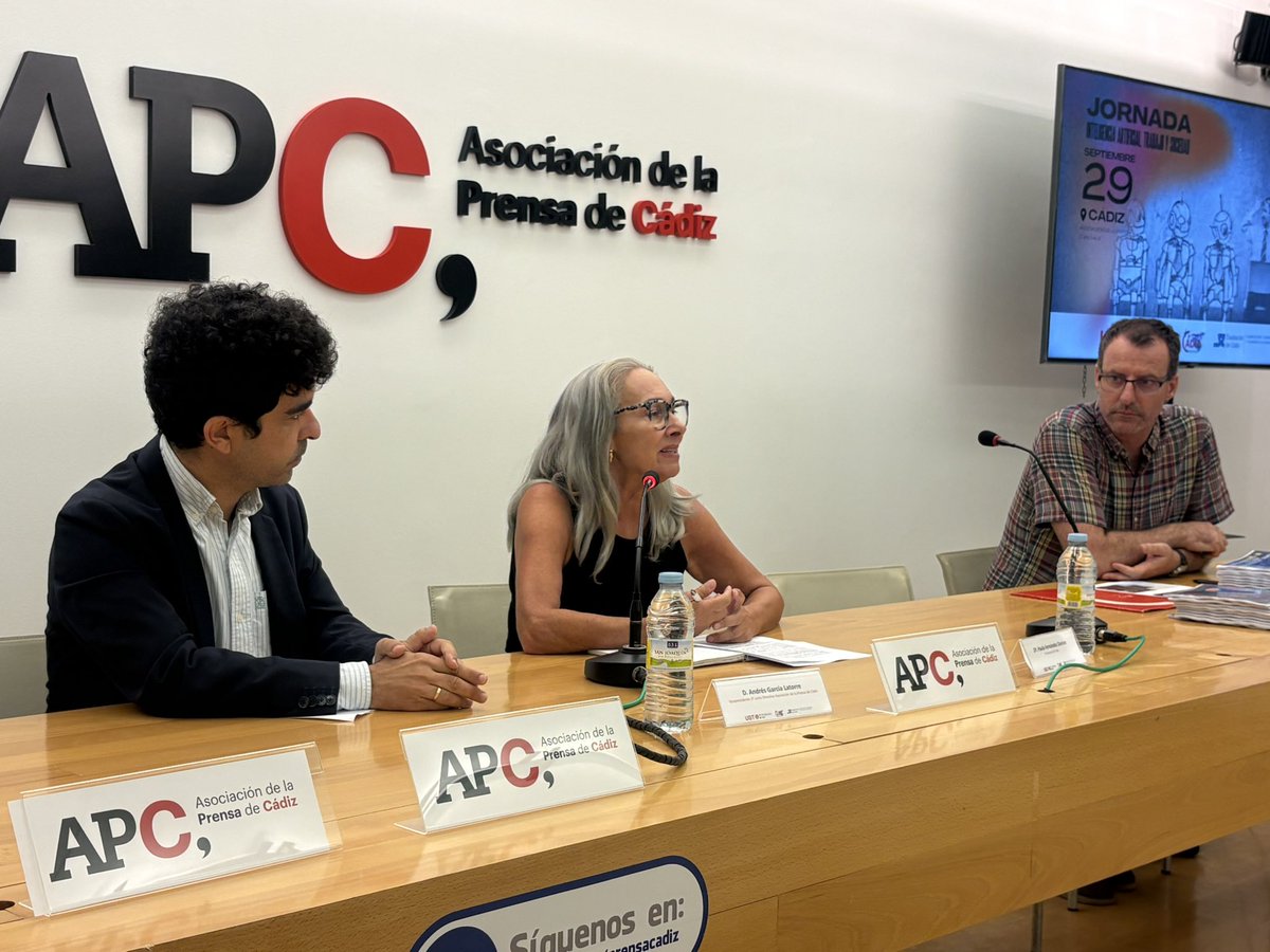 UGTCadiz's tweet photo. 🤖Inauguramos Jornada Inteligencia Artificial, trabajo y sociedad en @APCadiz gracias a
#DipuInnovaPlus2026 de la @diputacioncadiz. 

🗣️Debate abierto para tratar sobre esta herramienta tan controvertida que afecta de lleno nuestro mundo laboral. https://t.co/kBmrYuYEiD