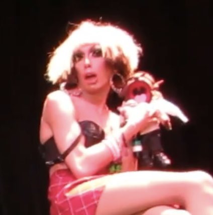 dailyalaskatron's tweet photo. good morning alaskatron pota
todays daily laska is laganja estranja laska from Battle of the Seasons - Snatch Game 2015 https://t.co/byLrnbh64Y