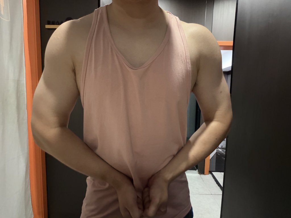 todaystring's tweet photo. 🥲什么时候能再变大一点 https://t.co/rUuR6rhVYc