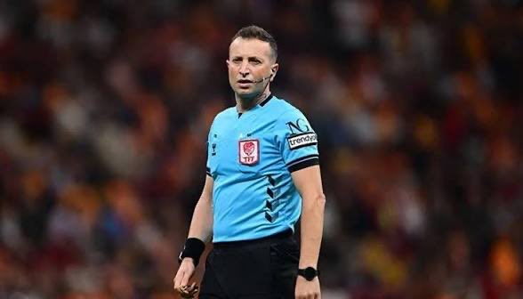 MarcaGala1905's tweet photo. Galatasaray Fenerbahçe derbisinde Sane’ye yapılan penaltıyı vermeyen

Fenerbahçe Beşiktaş maçında 50 metre geriden penaltı olmayan pozisyona penaltı veren aktif hakemlerin de soruşturulması gerekmektedir. https://t.co/aRNzCy6x7r