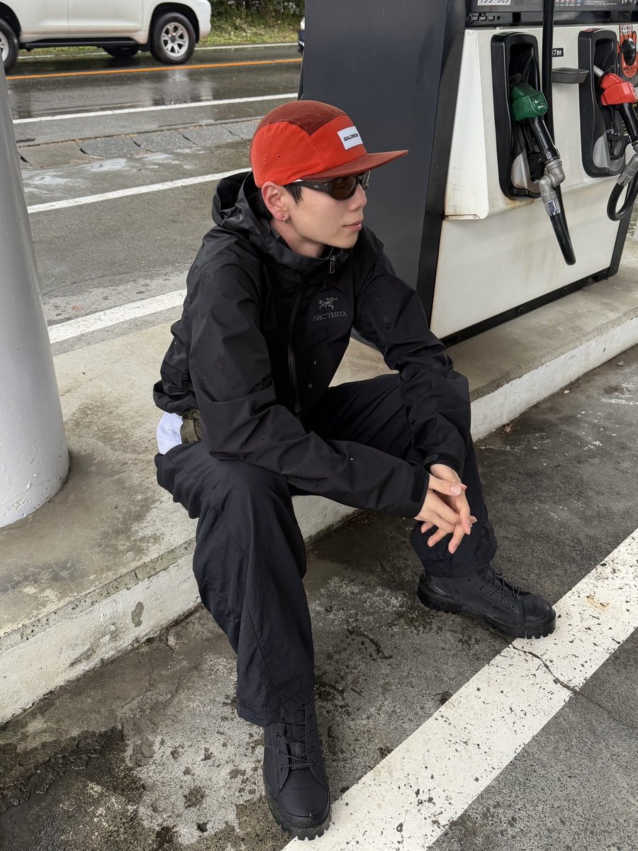sssssuj_72's tweet photo. 最近よく聞かれるサングラスはこれ https://t.co/AtebOHfGEP