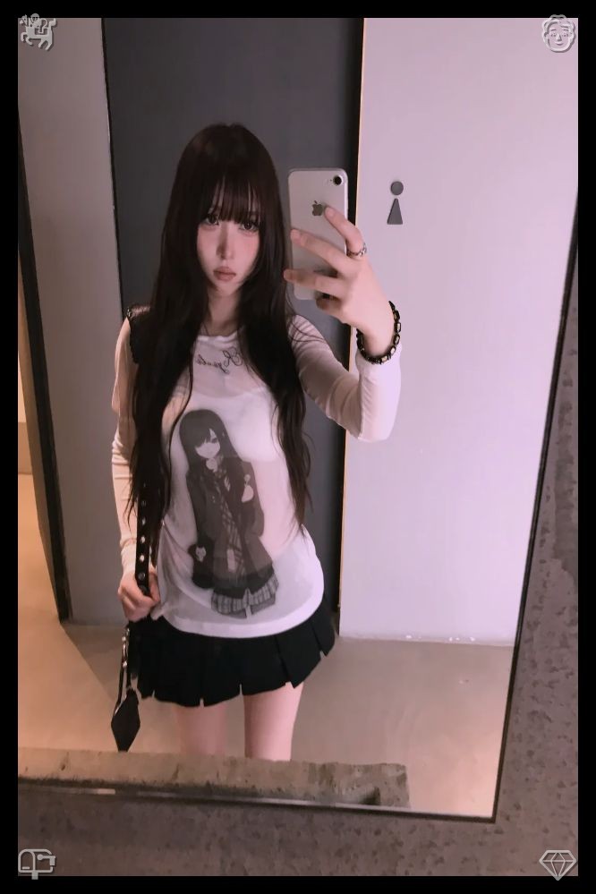 17Kyonji's tweet photo. 🥴Writing pen with carved patternsThe fusion shop has a modern and trendy interior, with a mix of Western and Eastern decorations—think leather sofas and Chinese calligraphy on the walls. The menu has unique drinks that combine milk tea with coffee, chocolate, and even wine. https://t.co/rPwDF975nz