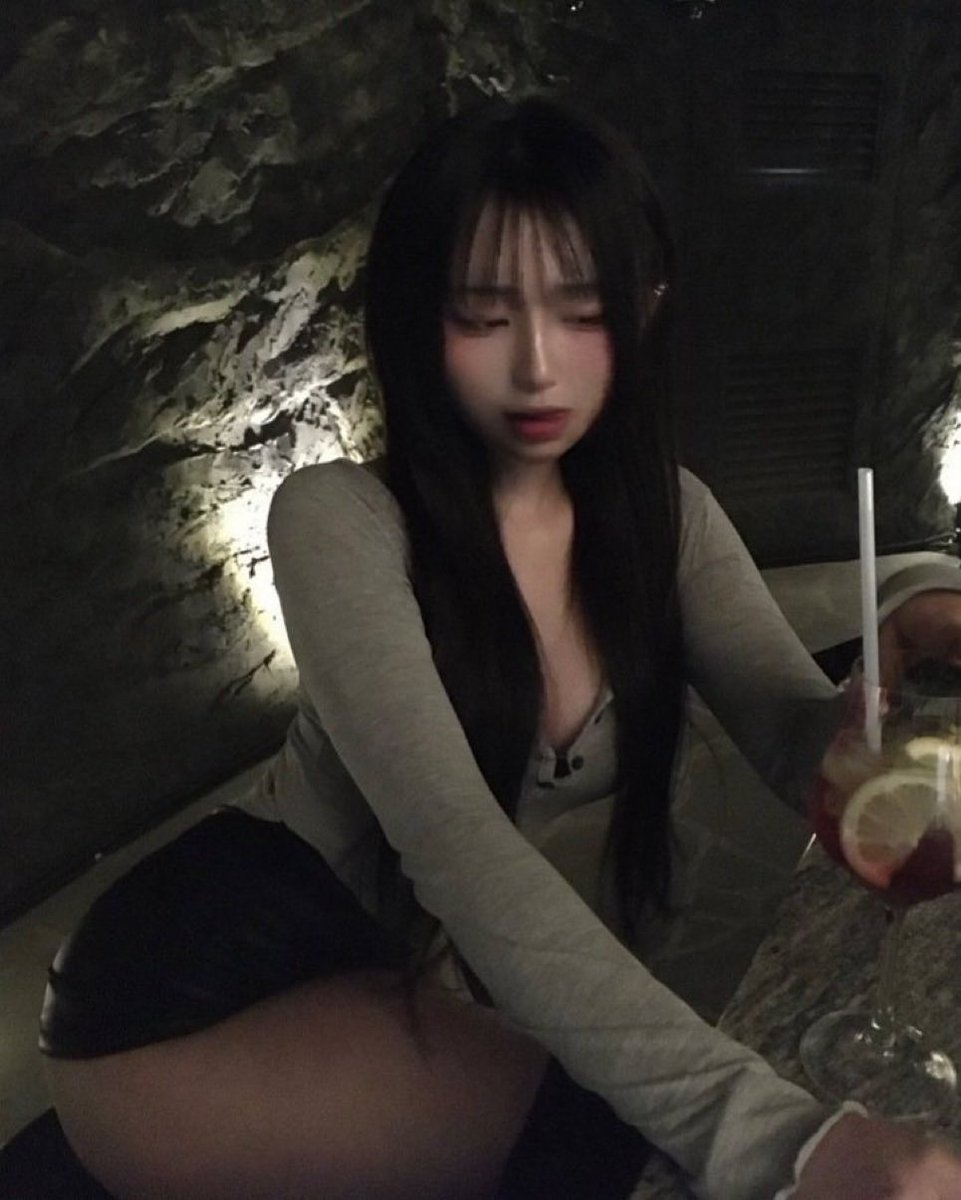 Elee0000's tweet photo. 허벅지 개꼴려🖤💢
#구닝 #영통붙여 #능욕 https://t.co/nVLuOT9uP9