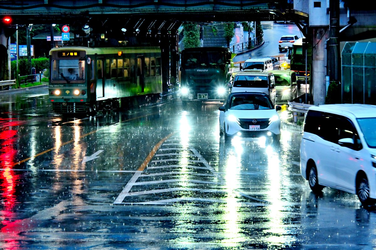 arabiki7022's tweet photo. 2026/09/29 都電荒川線

雨のジャンクション https://t.co/92033Rep6w