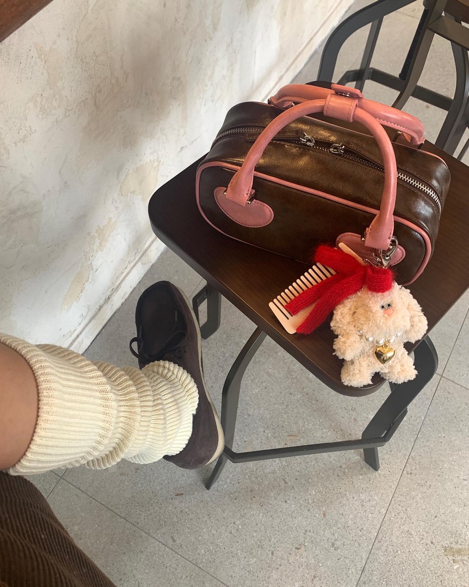 BEspoiler's tweet photo. なんとなく物思いにふけってしまう、そんな秋の夜長。これってあるあるだよね。 💬😊
OcCg https://t.co/dUXhBQeaPD