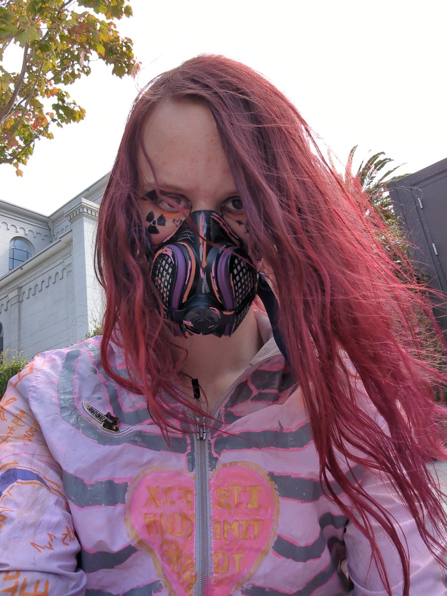 colormoder's tweet photo. well. makeup yesterday was fun. https://t.co/zELV1dhHE7