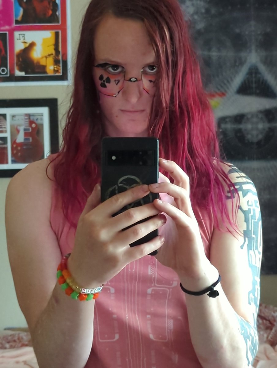 colormoder's tweet photo. well. makeup yesterday was fun. https://t.co/zELV1dhHE7