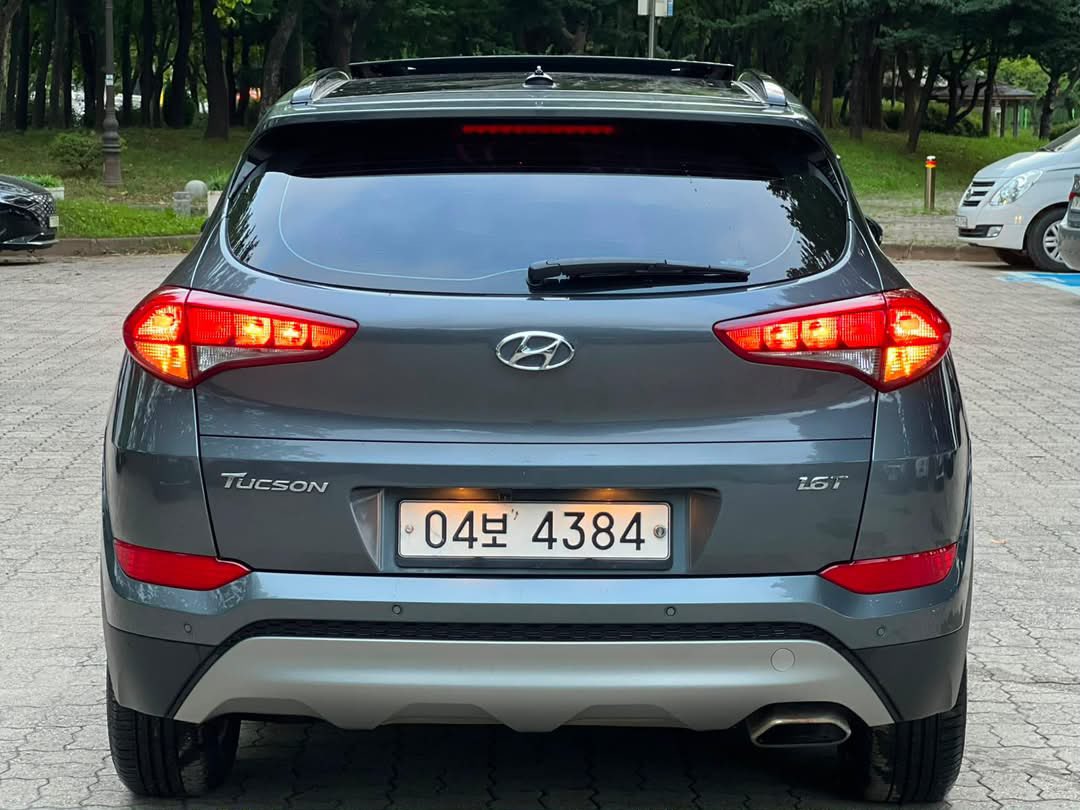 HangukAutos's tweet photo. 🔥Hyundai Tucson 2016 model  📌

💰Buying and shipping to Ghana 125,000 cedis 

Abu trica/Shatta/Stonebwoy/Sark//NDC/Nkrumah/Mahama/wendy/lasmind/Black starts/iPhone 12/Gyan/Teshie/NACOC/EOCO/Pentecost/Accra High Court/adipa/nii lantey
#fyp
#BerryPulseMedia https://t.co/vPW0KLwUZ1
